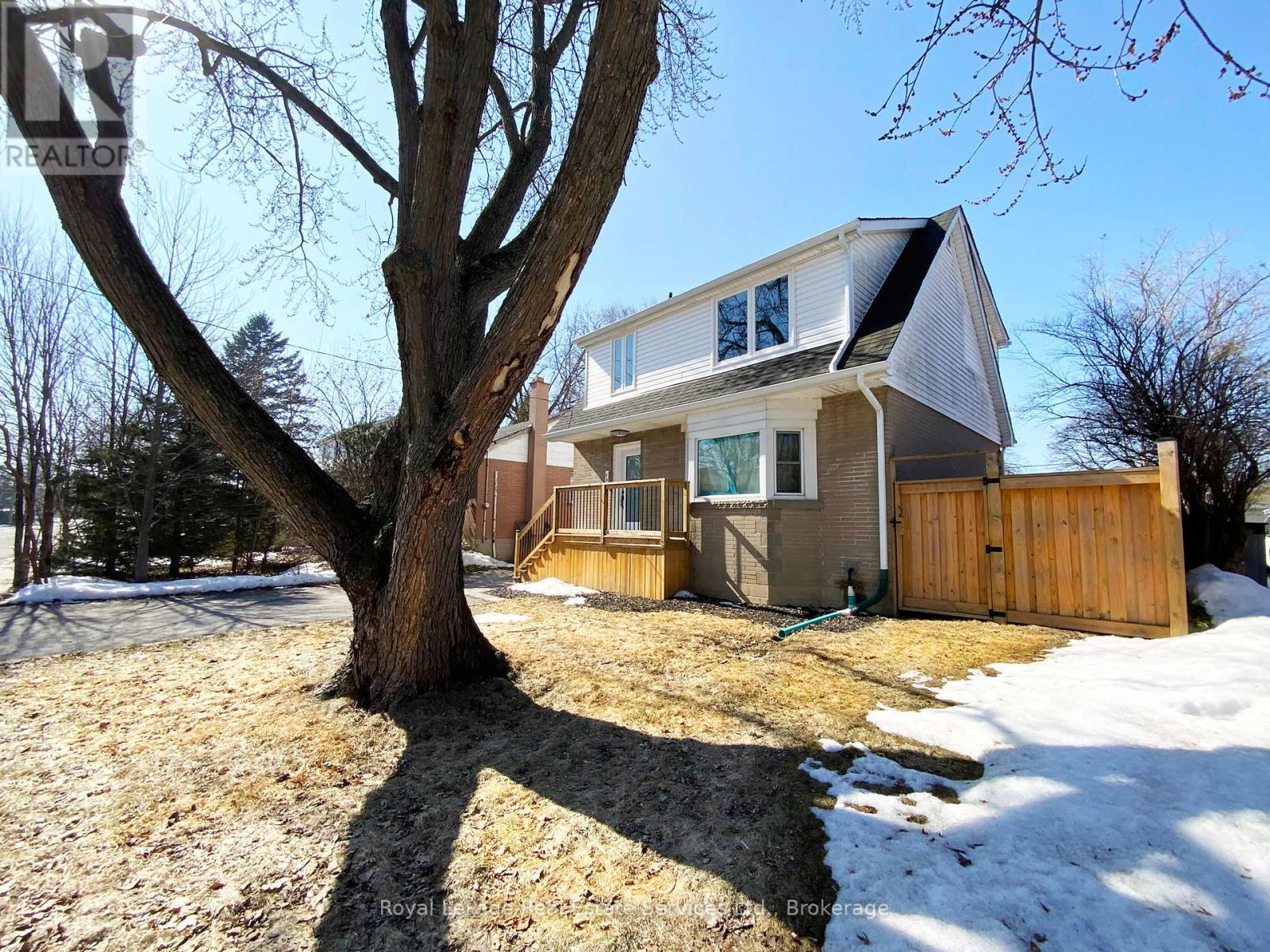 Detached at MAIN & SECOND FLOOR - 94 WEST 32ND STREET, Hamilton (Westcliffe)