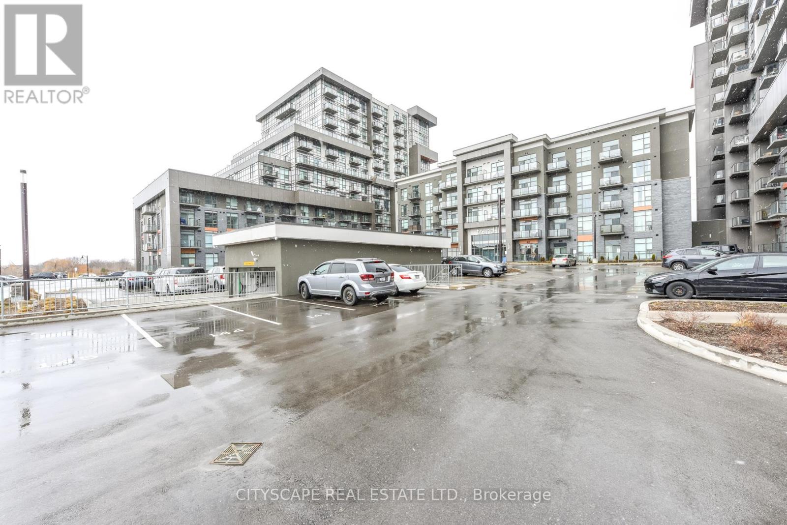 Apartment at 323 - 450 DUNDAS STREET E, Hamilton (Waterdown)