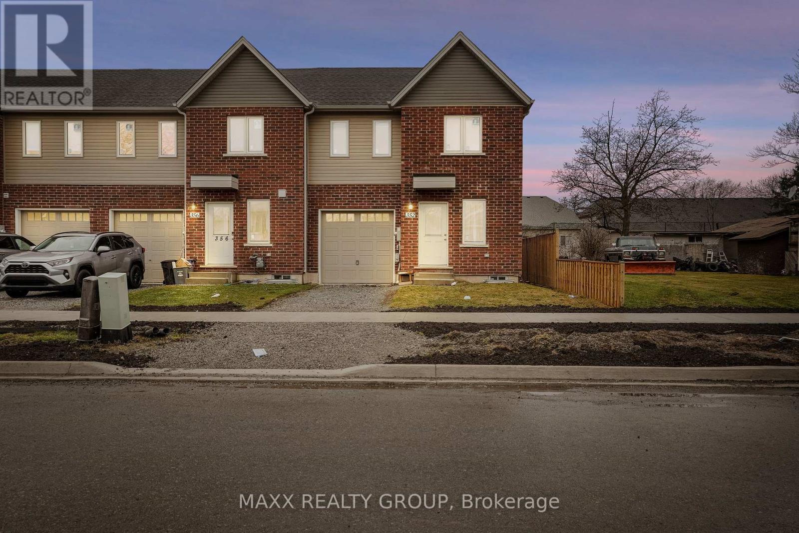Townhouse at 352 ALBERTA STREET, Welland (Lincoln/Crowland)