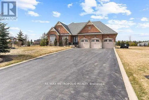 Detached at 8 NATURE'S LANDING DRIVE, East Garafraxa