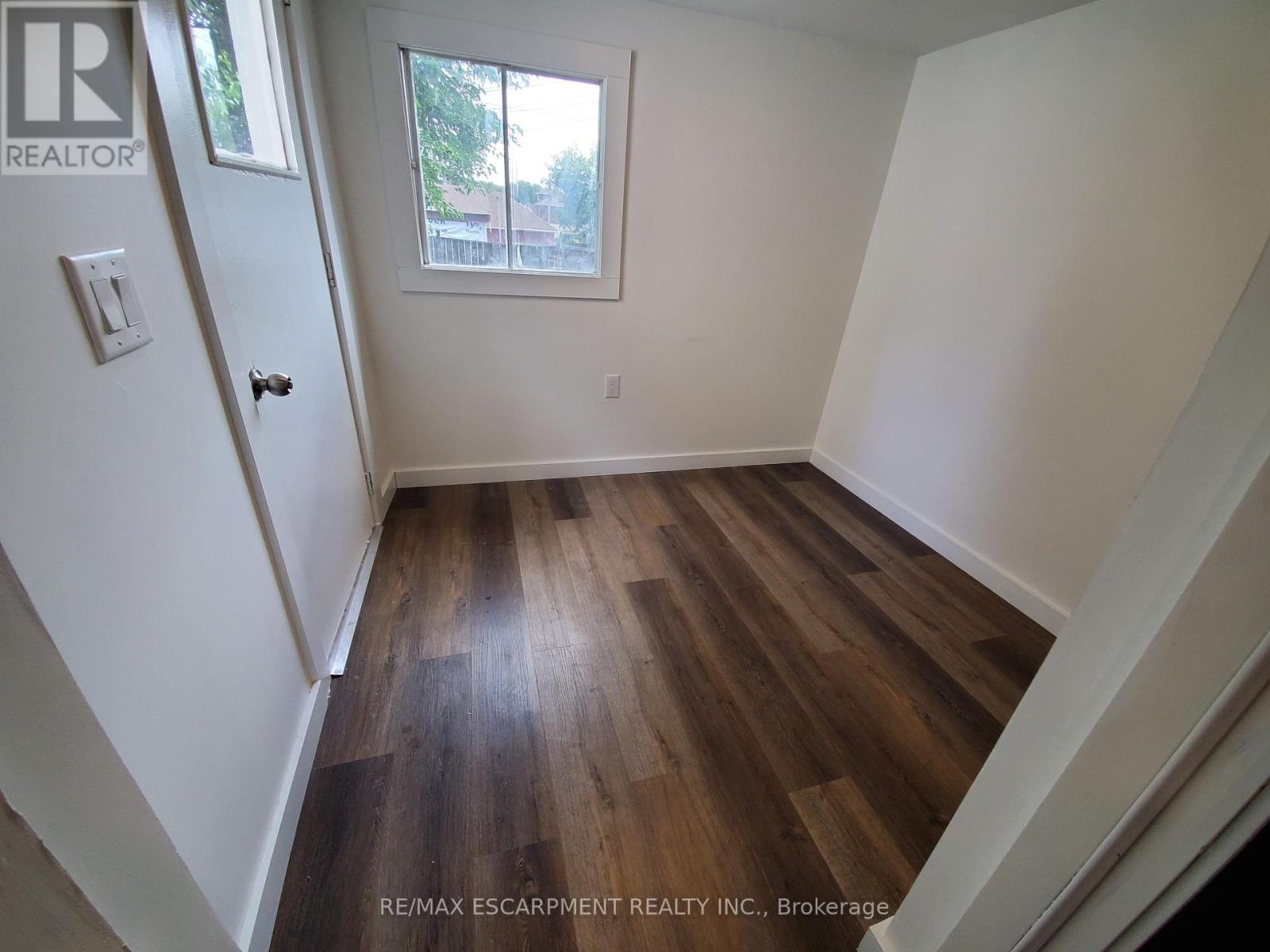 Semi-Detached/Link at 1 - 198 SHERMAN AVENUE N, Hamilton