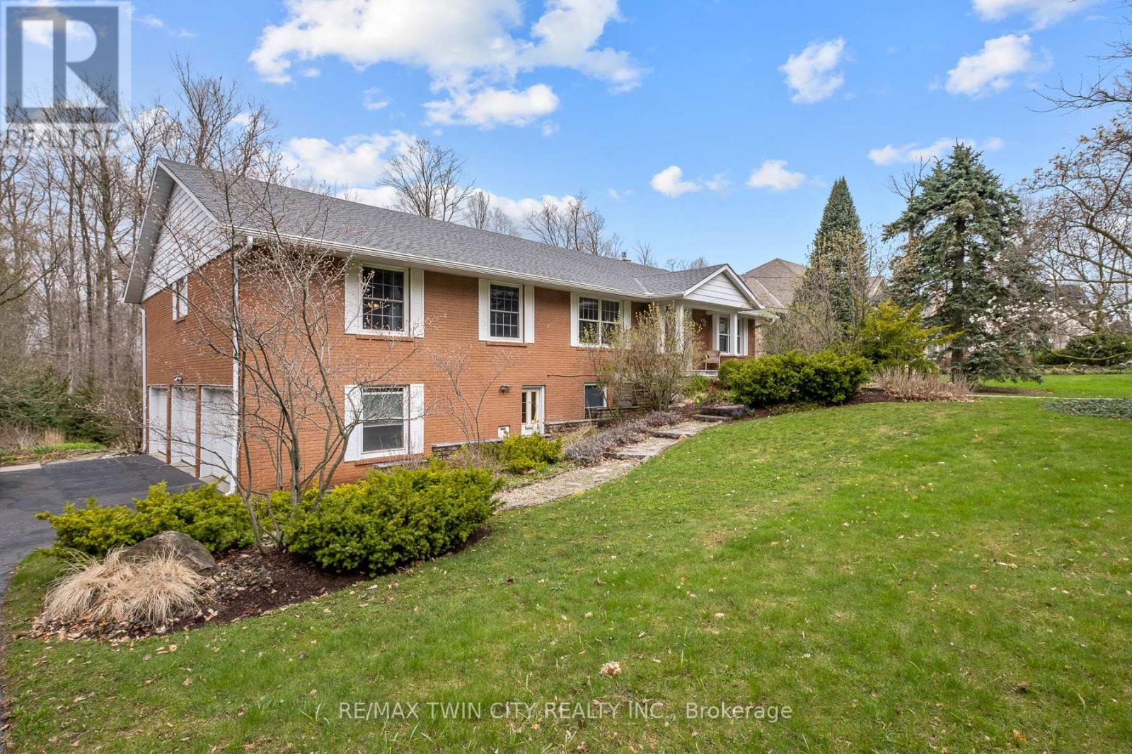 Detached at 36 MAPLE HILL DRIVE, Kitchener