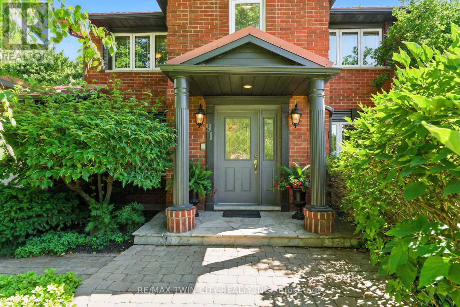 Detached at 91 ABBEY CLOSE, Hamilton (Ancaster)