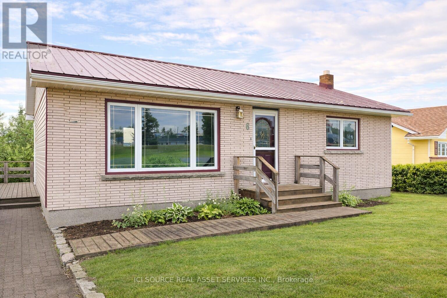 Detached at 6 MACDONALD AVENUE, Terrace Bay