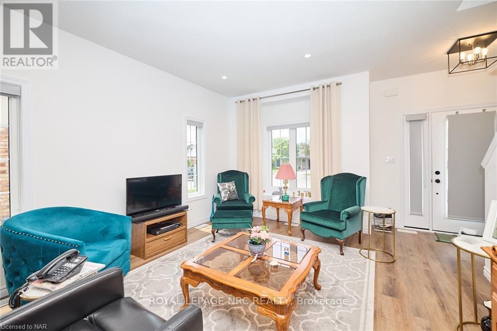 Townhouse at 8 KING STREET, Fort Erie