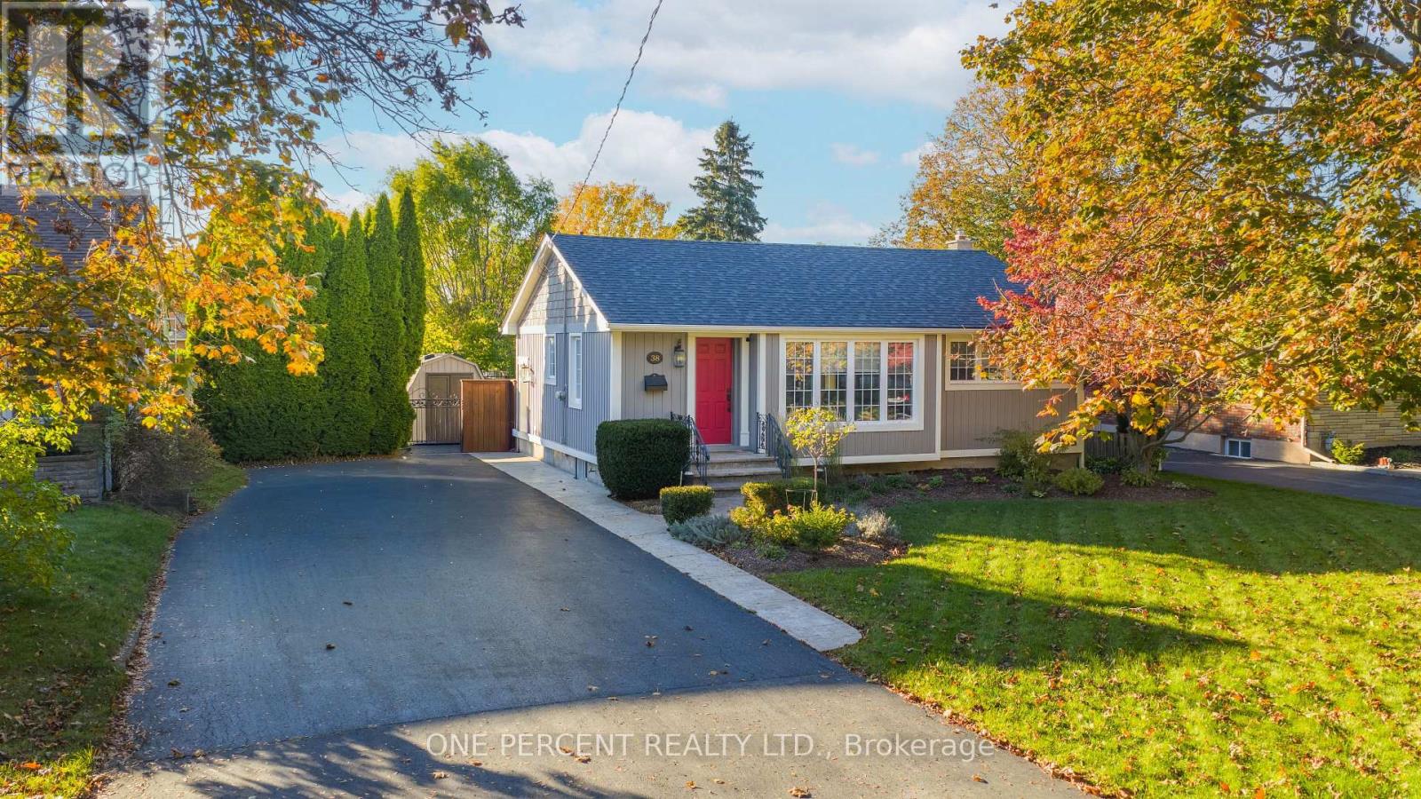 Detached at 38 ALBANY DRIVE, St. Catharines (Lakeport)