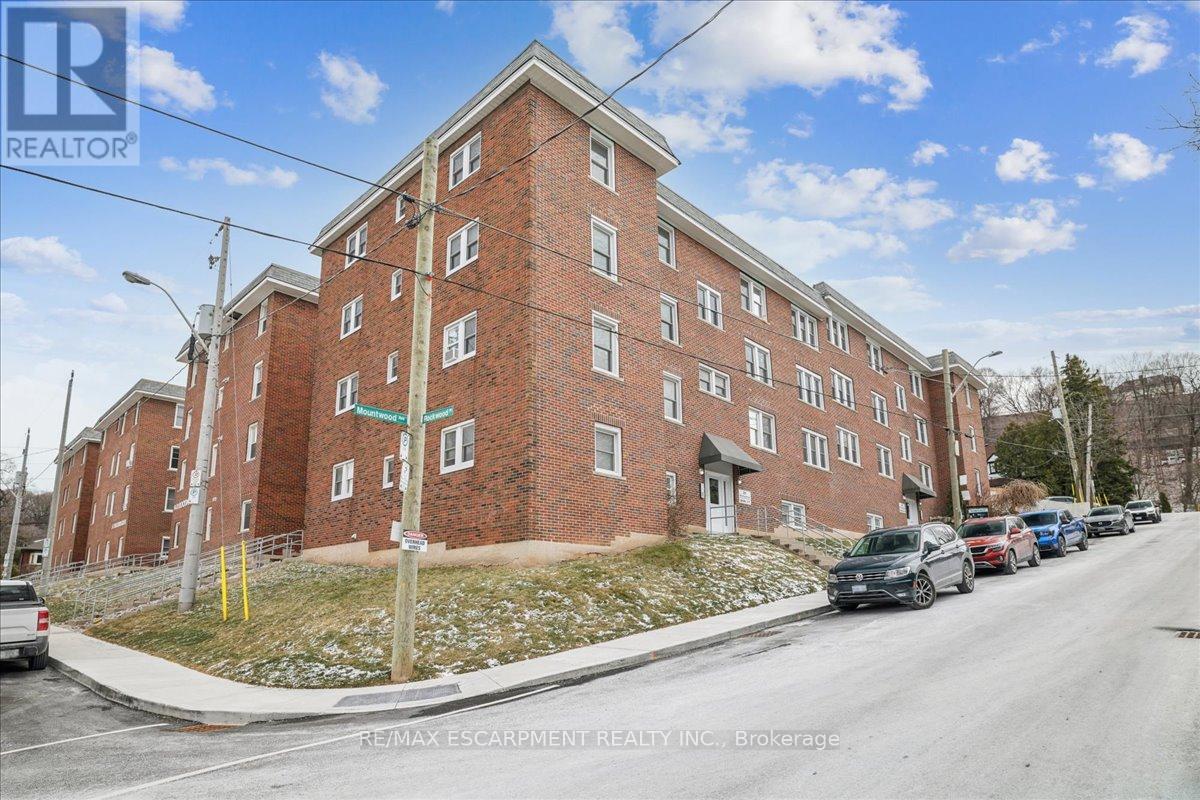 Apartment at 6 - 21 MOUNTWOOD AVENUE, Hamilton (Corktown)