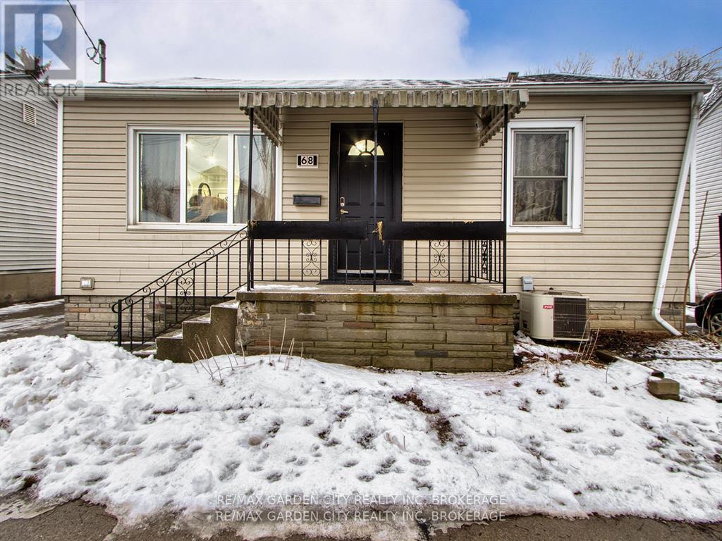 Multiplex at 68 CARLTON STREET, St. Catharines (Downtown)