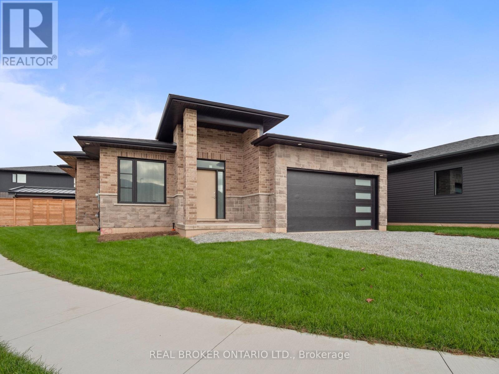 Detached at 118 WILLOWBROOK DRIVE, Welland (West Welland)
