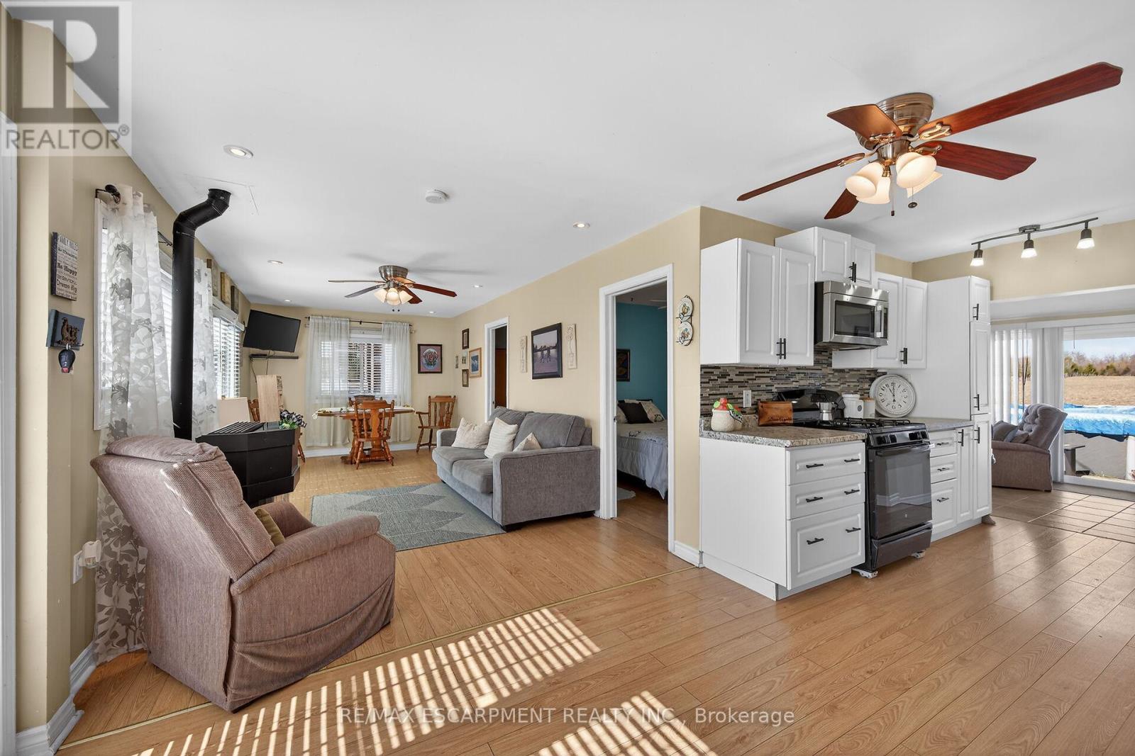 Detached at 87 LAKESHORE ROAD, Haldimand