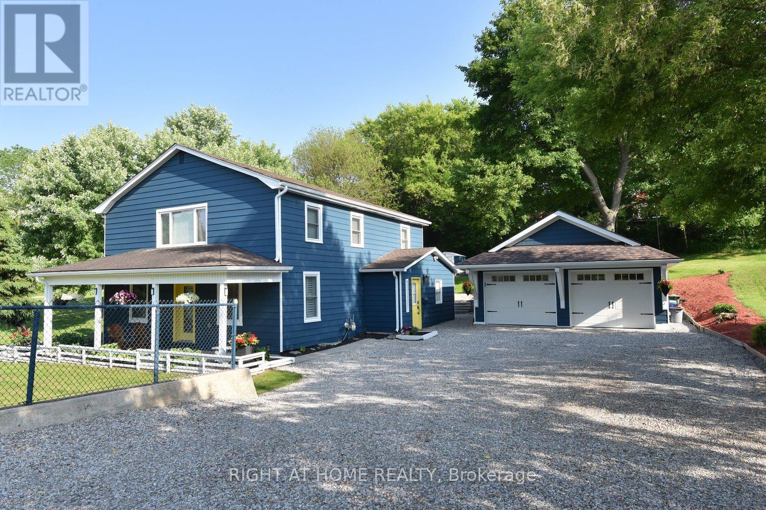 Detached at 2030 GOVERNORS ROAD, Hamilton