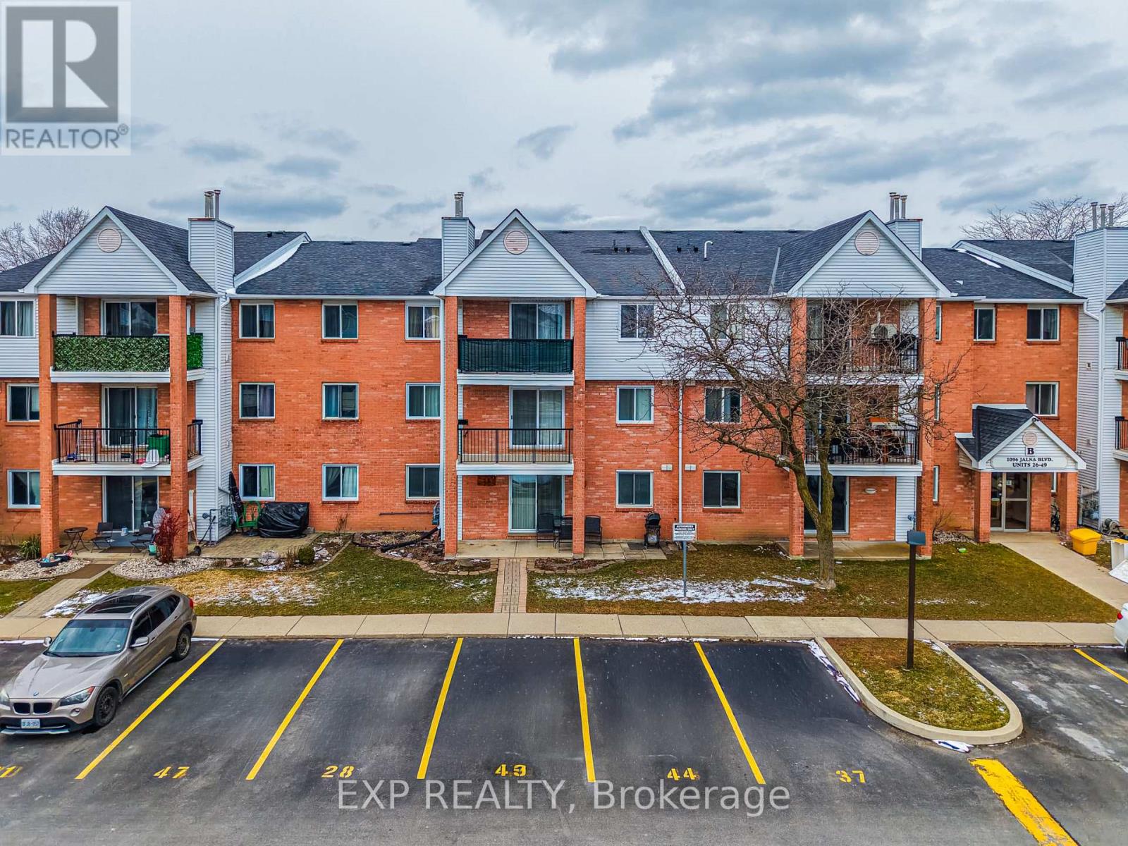 Apartment at 28 - 1096 JALNA BOULEVARD, London South (South X)