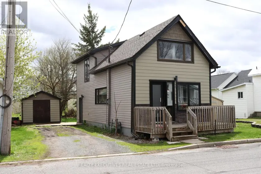 Detached at 18 MILL STREET, North Dundas