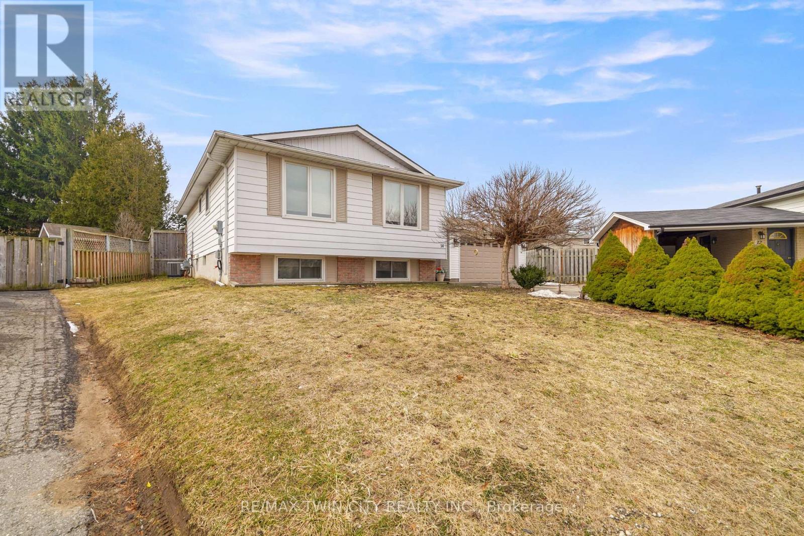 Detached at 14 THISTLEDOWN DRIVE, Brantford