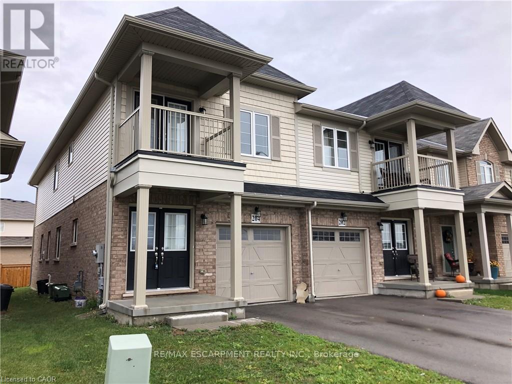 Semi-Detached/Link at 204 LORMONT BOULEVARD, Hamilton (Stoney Creek Mountain)