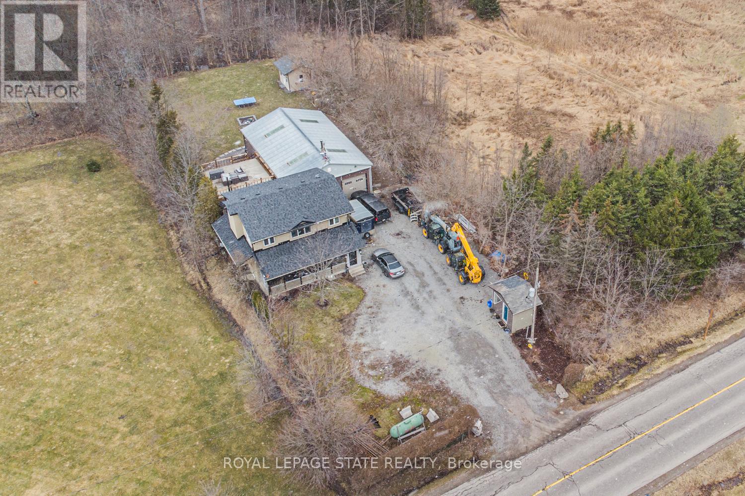 Detached at 443 ELEVENTH ROAD E, Hamilton