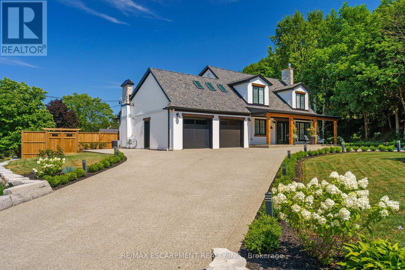 Detached at 204 FALLING BROOK DRIVE, Hamilton (Ancaster)