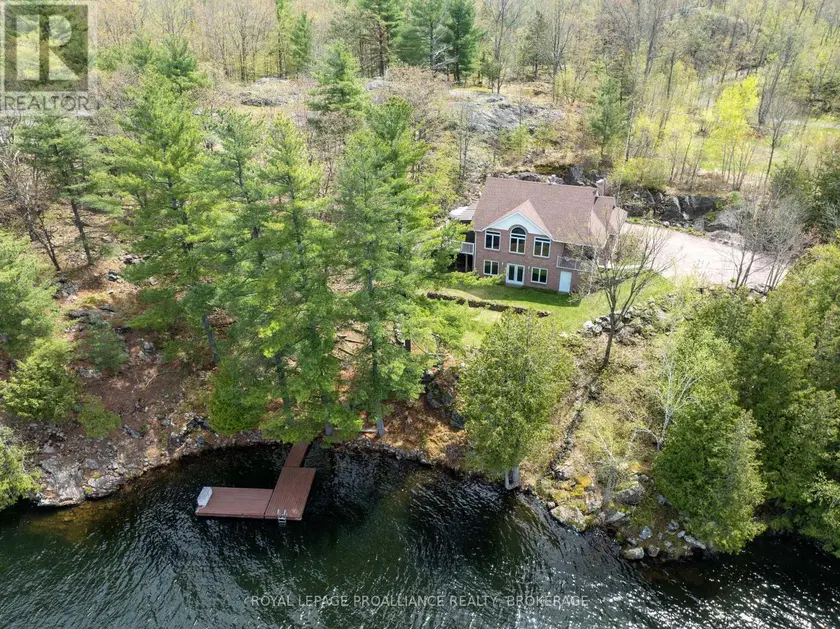 Detached at 1133 SASSY TREE LANE, Frontenac