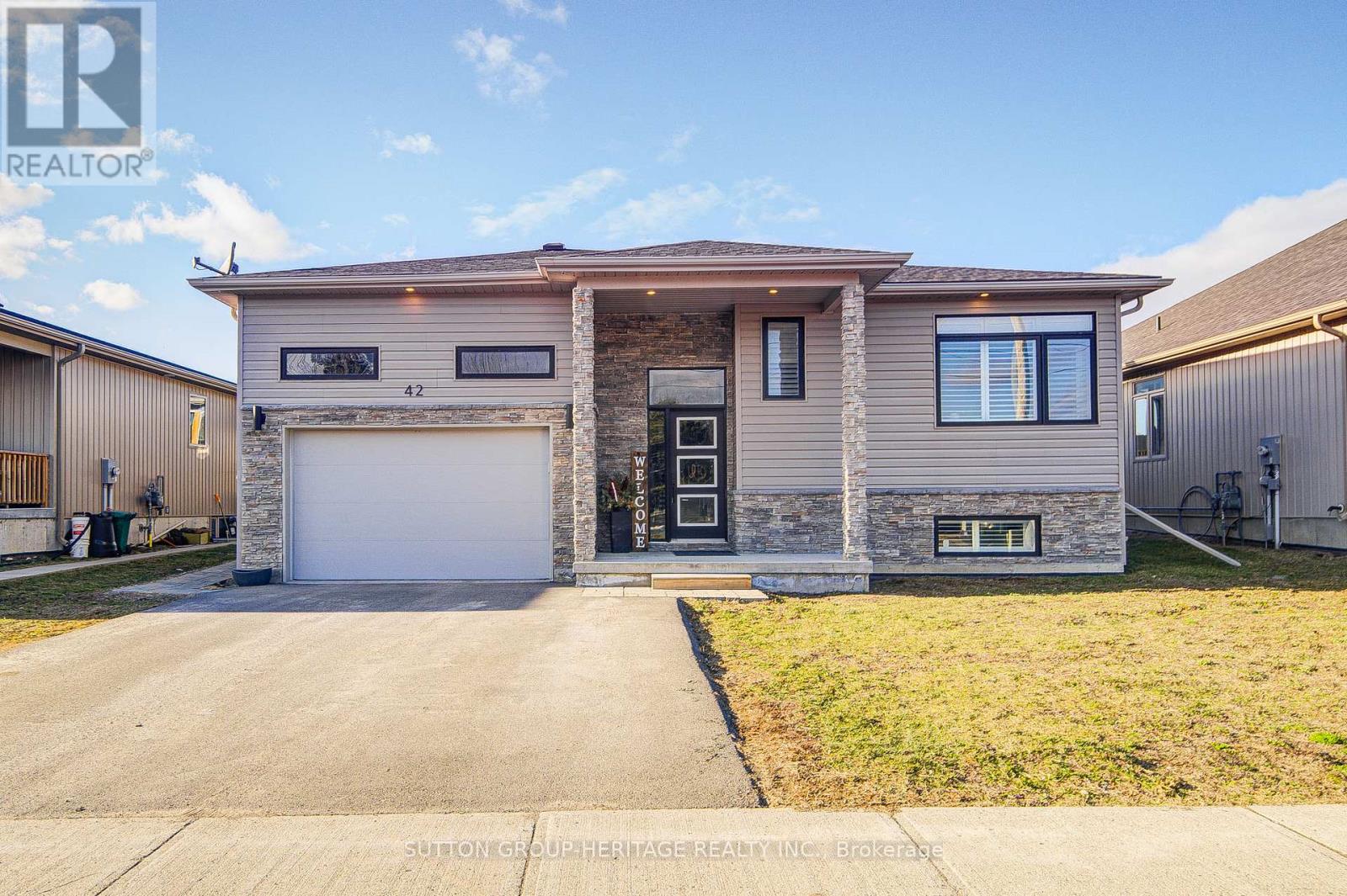 Detached at 42 MCFARLAND DRIVE, Belleville (Belleville Ward)