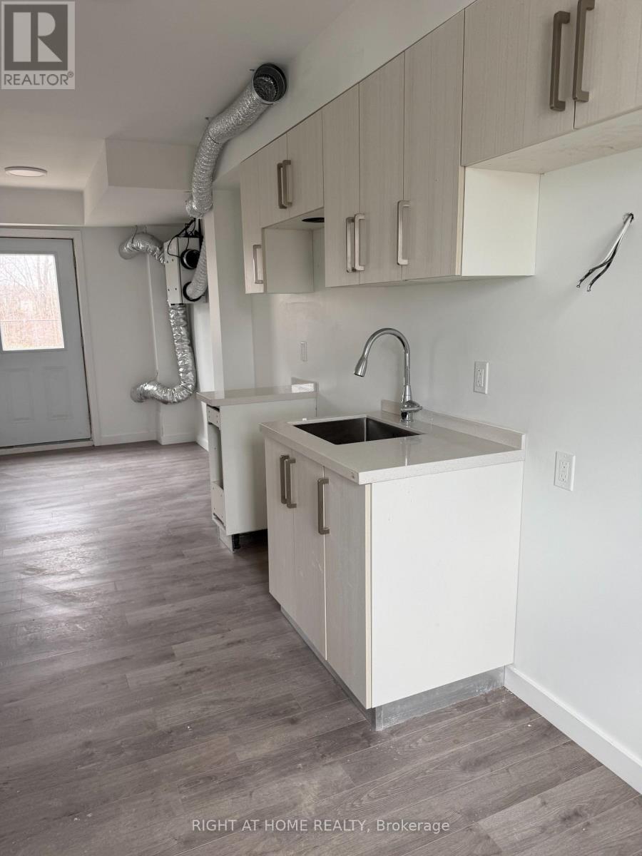 Townhouse at (LOWER) - 127 HIGHRIVER TRAIL, Welland