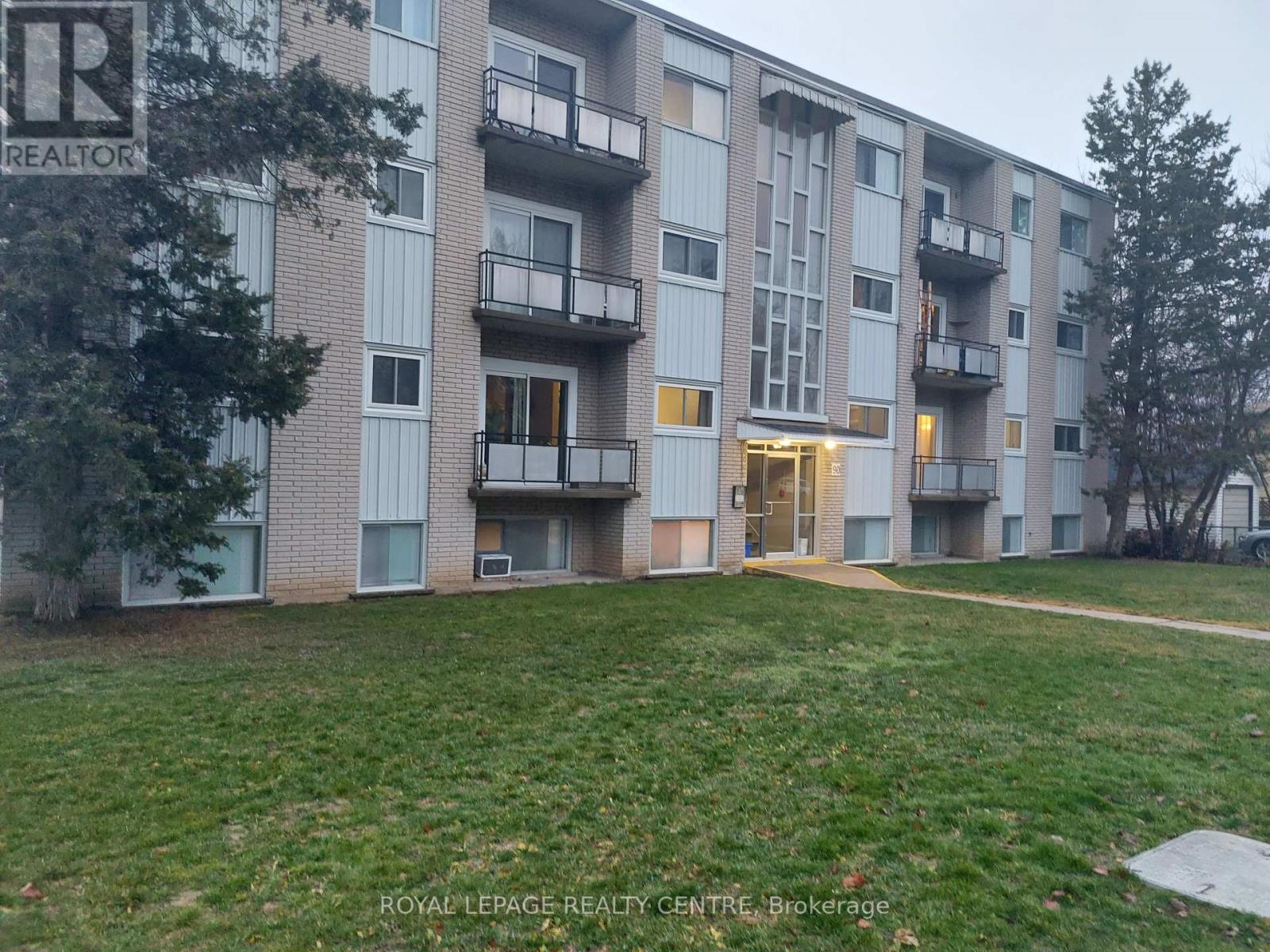 Apartment at 9 - 90 MARSHALL STREET, Waterloo