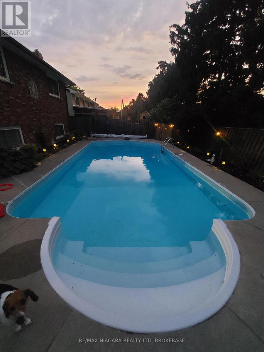 Detached at 104 WHITEOAK CRESCENT, Welland