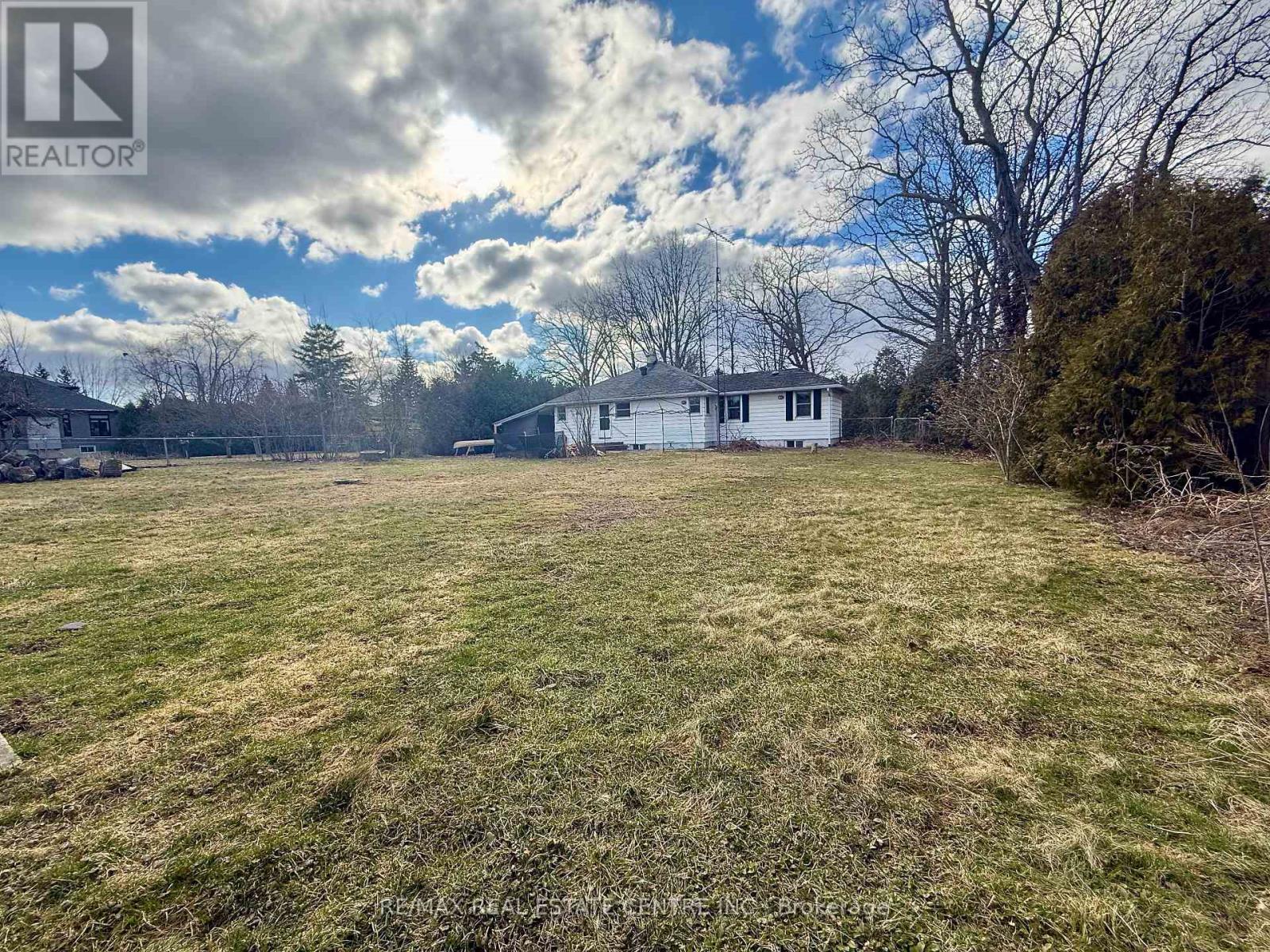 Detached at 879 WEST 5TH STREET, Hamilton (Kernighan)