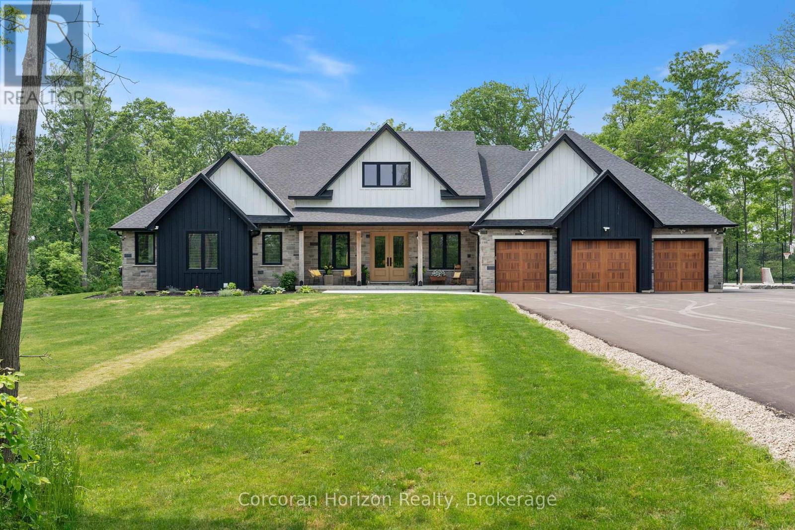 Detached at 11 COCKSHUTT ROAD, Brant (Brantford Twp)