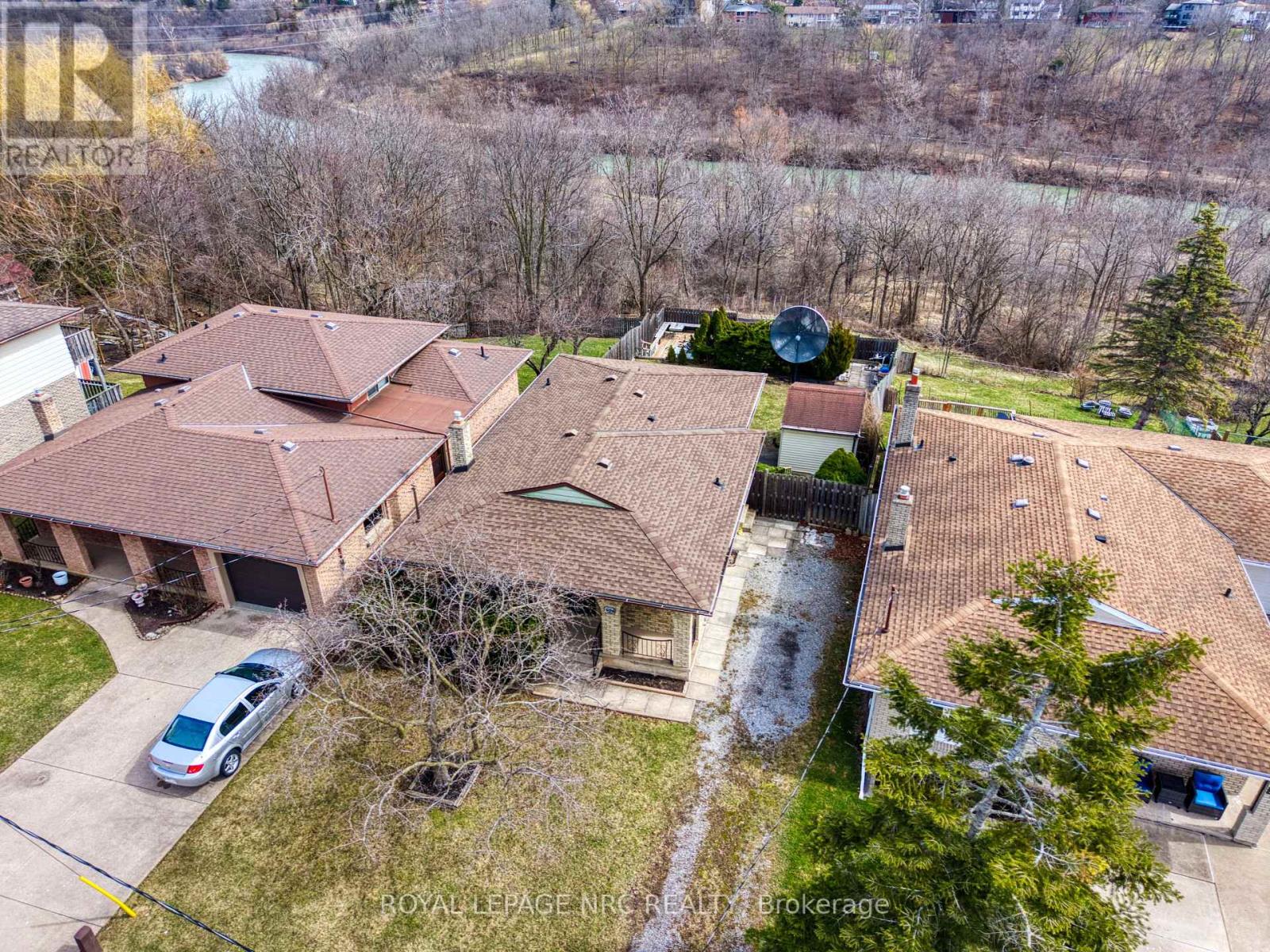 Detached at 105 HILLVIEW ROAD, St. Catharines (Western Hill)