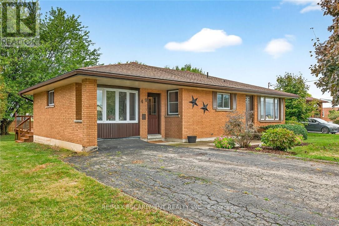 Detached at 49 ERIE AVENUE N, Haldimand