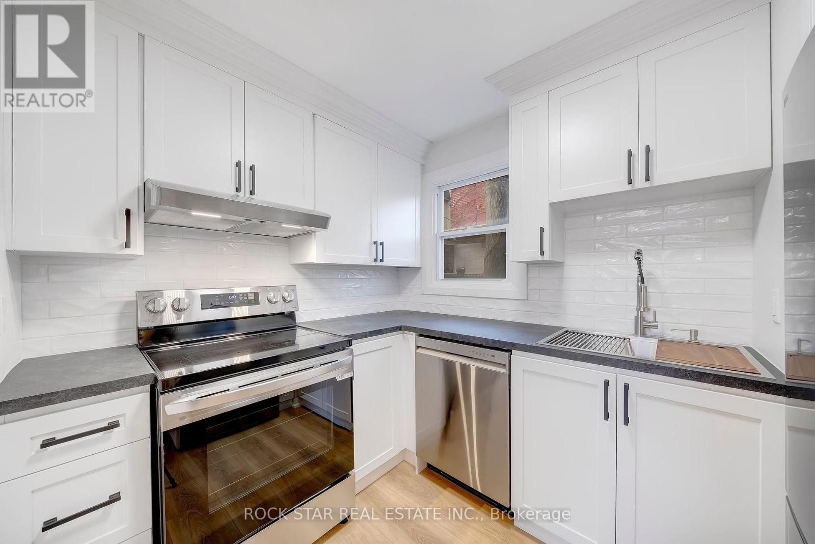 Detached at 73 PETER STREET, Hamilton