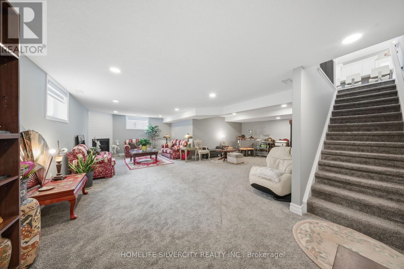 Detached at 24 WINCHESTER CRESCENT, North Perth