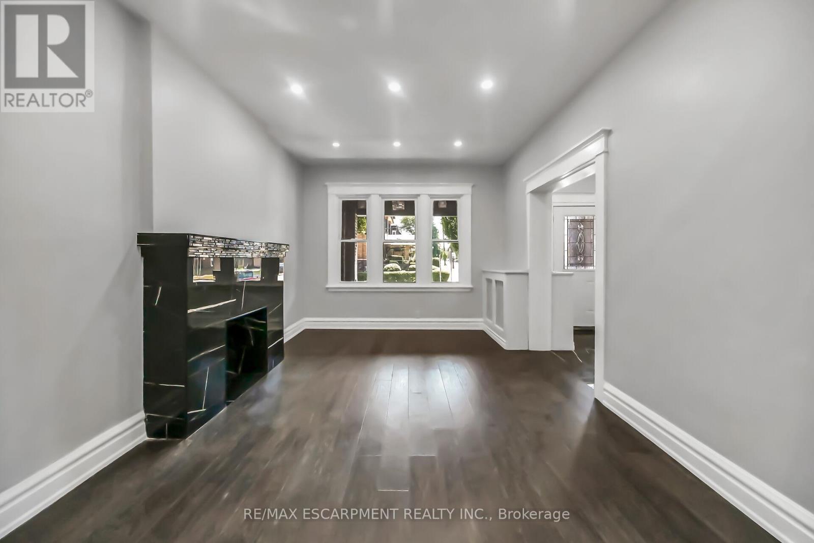 Detached at 172 SHERMAN AVENUE S, Hamilton