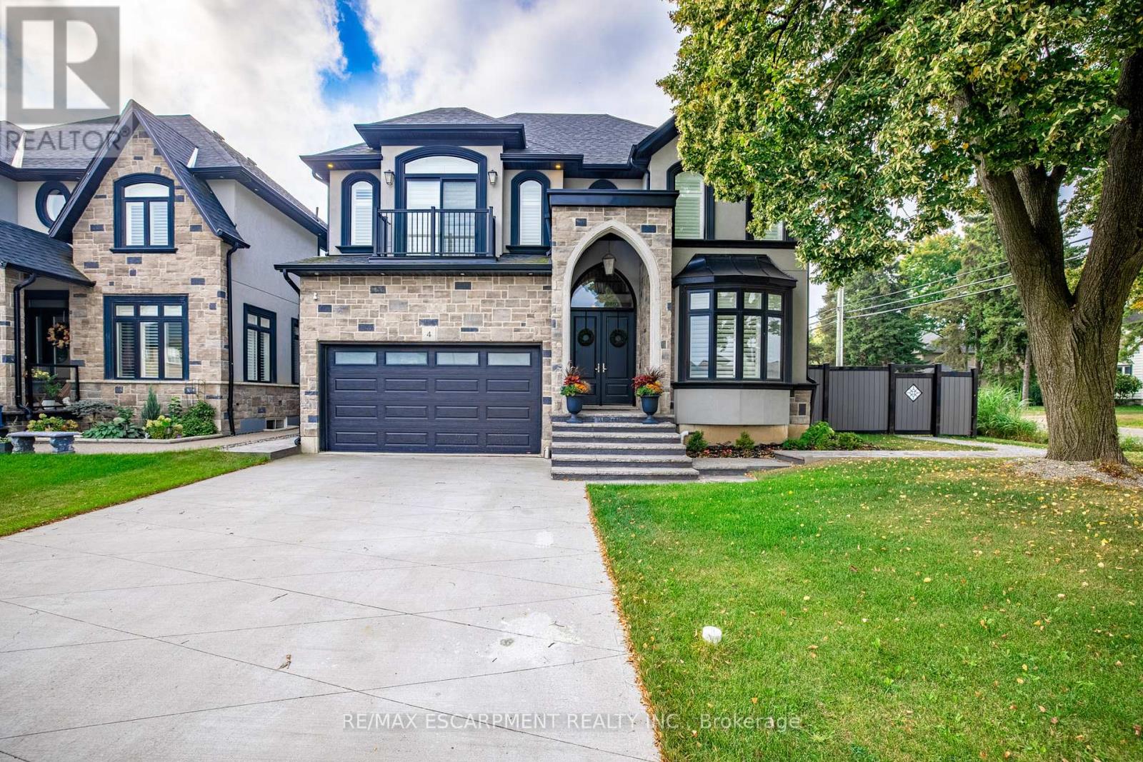 Detached at 4 LOCKMAN DRIVE, Hamilton (Meadowlands)