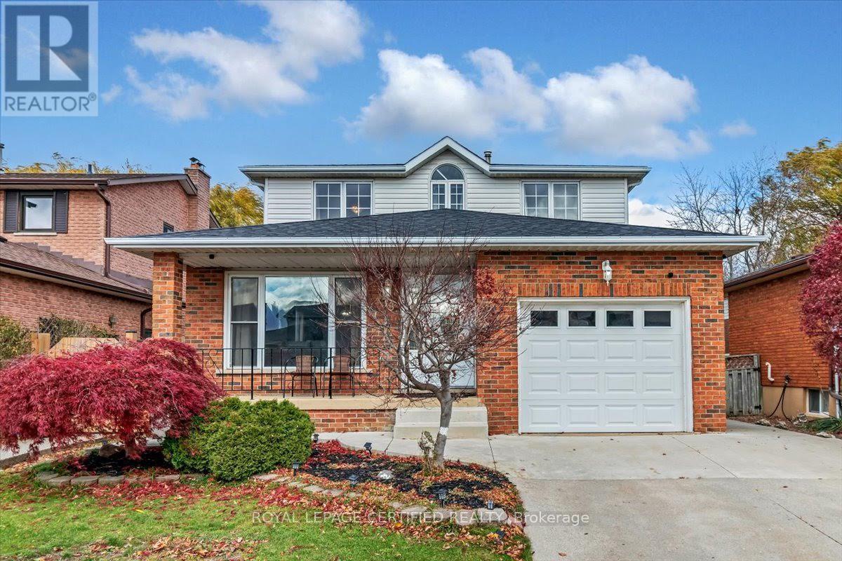 Detached at 35 TRENHOLME CRESCENT, Hamilton (Trenholme)