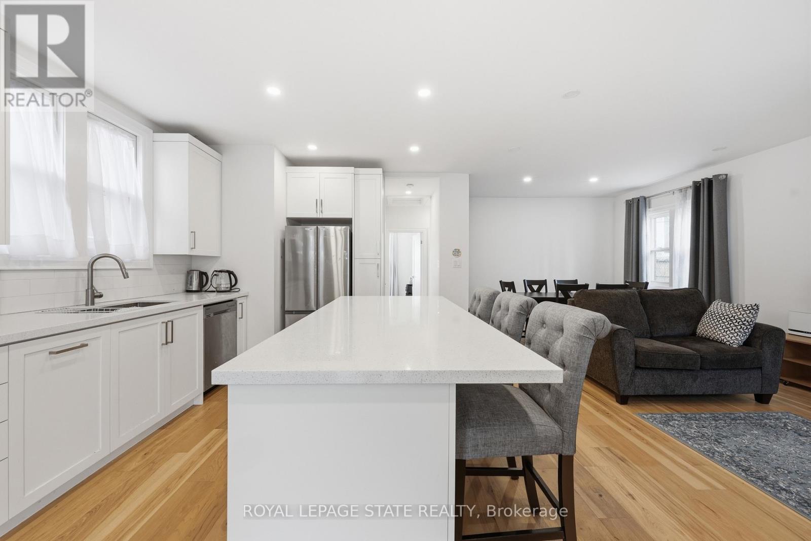 Detached at 129 JACKSON STREET W, Hamilton