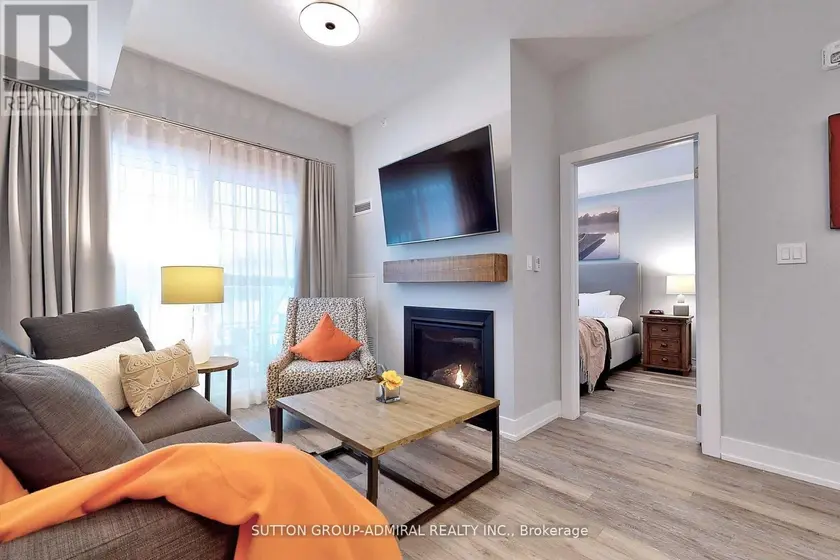 Apartment at 425 - 25 PEN LAKE POINT ROAD, Huntsville
