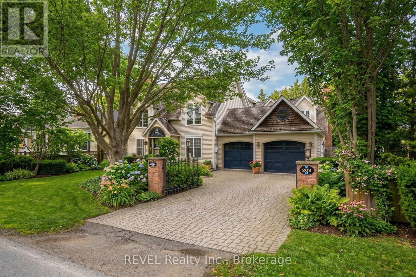 Detached at 209 JOHN STREET, Niagara-on-the-Lake (Town)