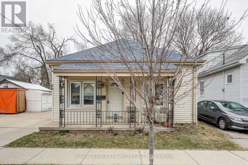 Detached at 70 HOMAN STREET, London East