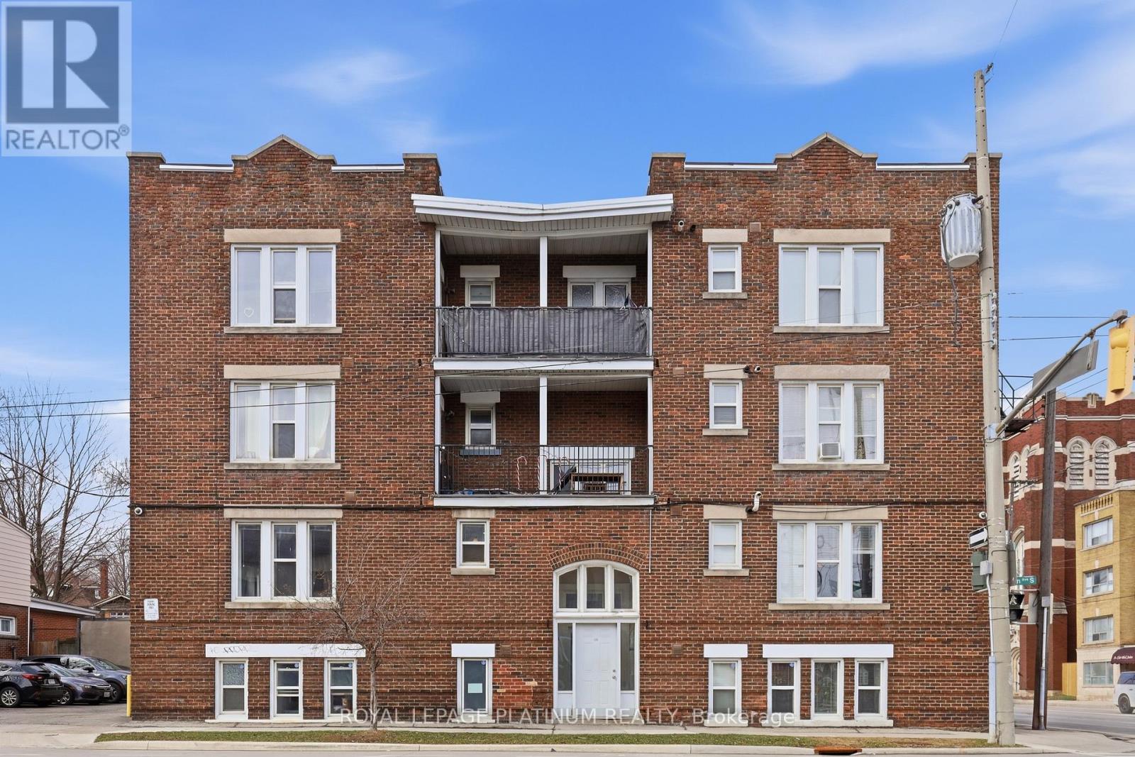 Multiplex at 7 - 120 SHERMAN AVENUE S, Hamilton (St. Clair)