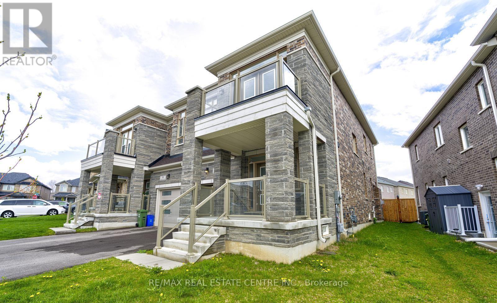 Semi-Detached/Link at 11 TRAILBANK GARDENS, Hamilton (Waterdown)