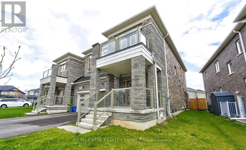 Semi-Detached/Link at 11 TRAILBANK GARDENS, Hamilton