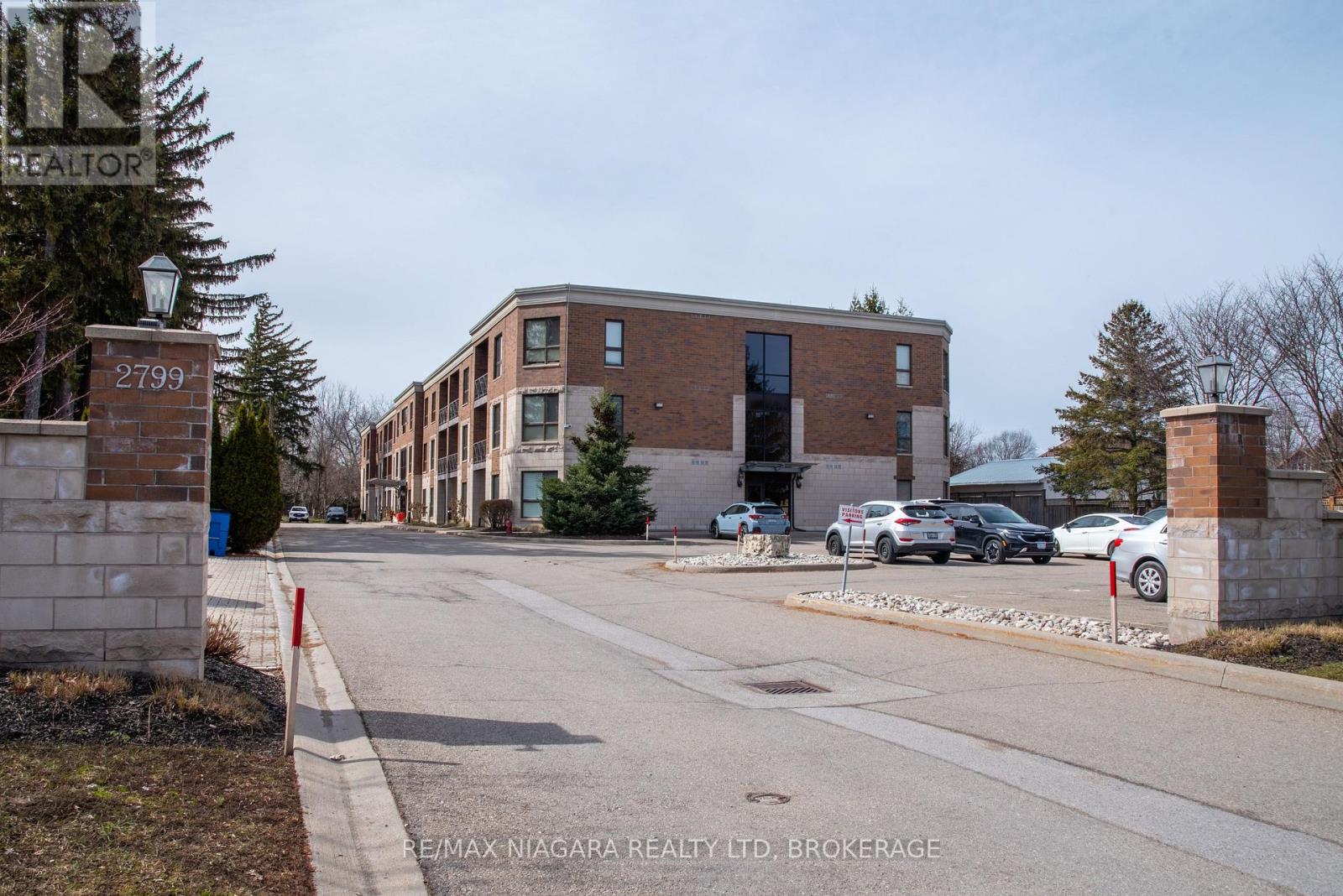 Apartment at 306 - 2799 ST. PAUL AVENUE, Niagara Falls (Stamford)