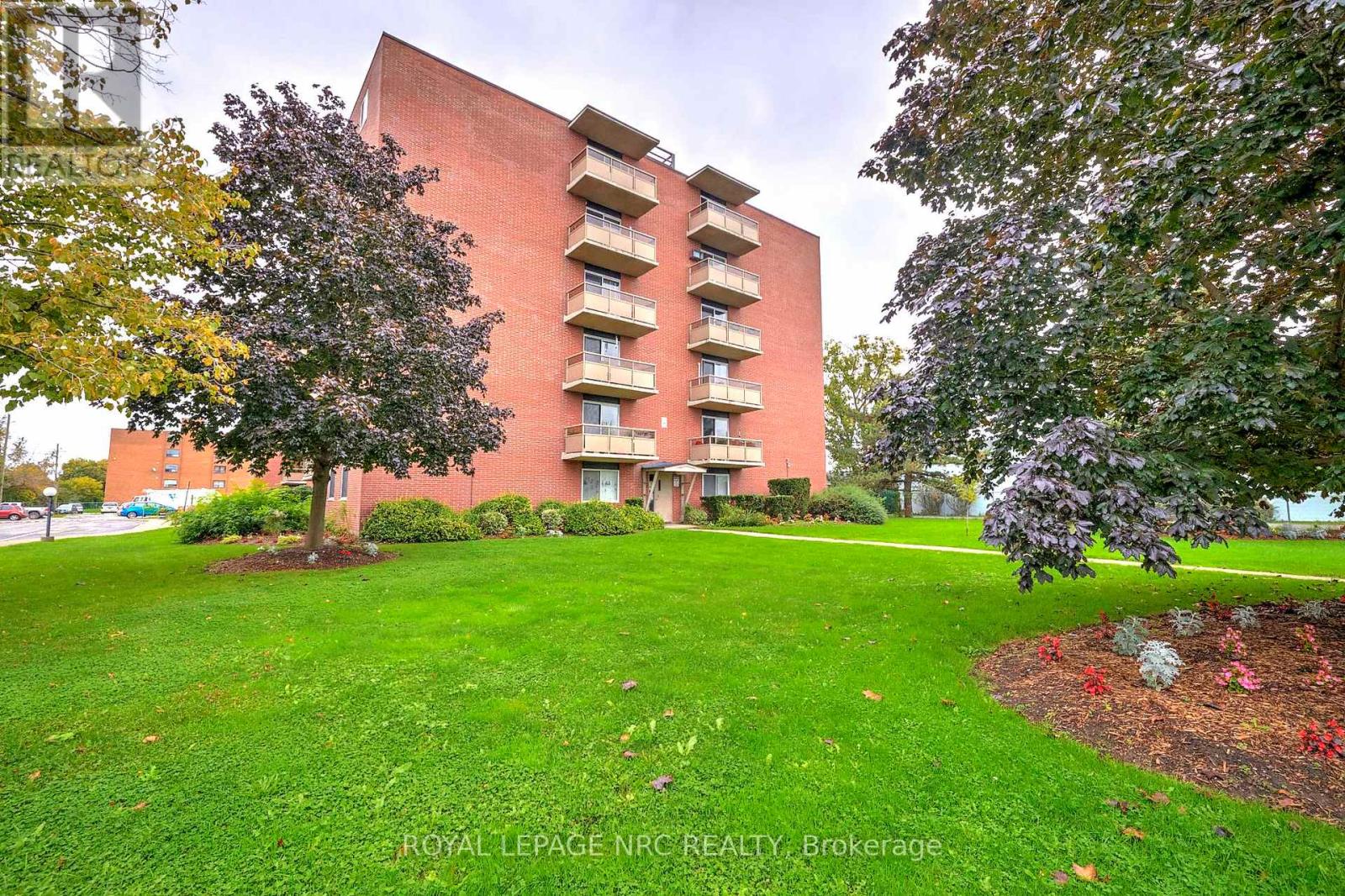 Apartment at 209 - 264 GRANTHAM AVENUE, St. Catharines (Carlton/Bunting)