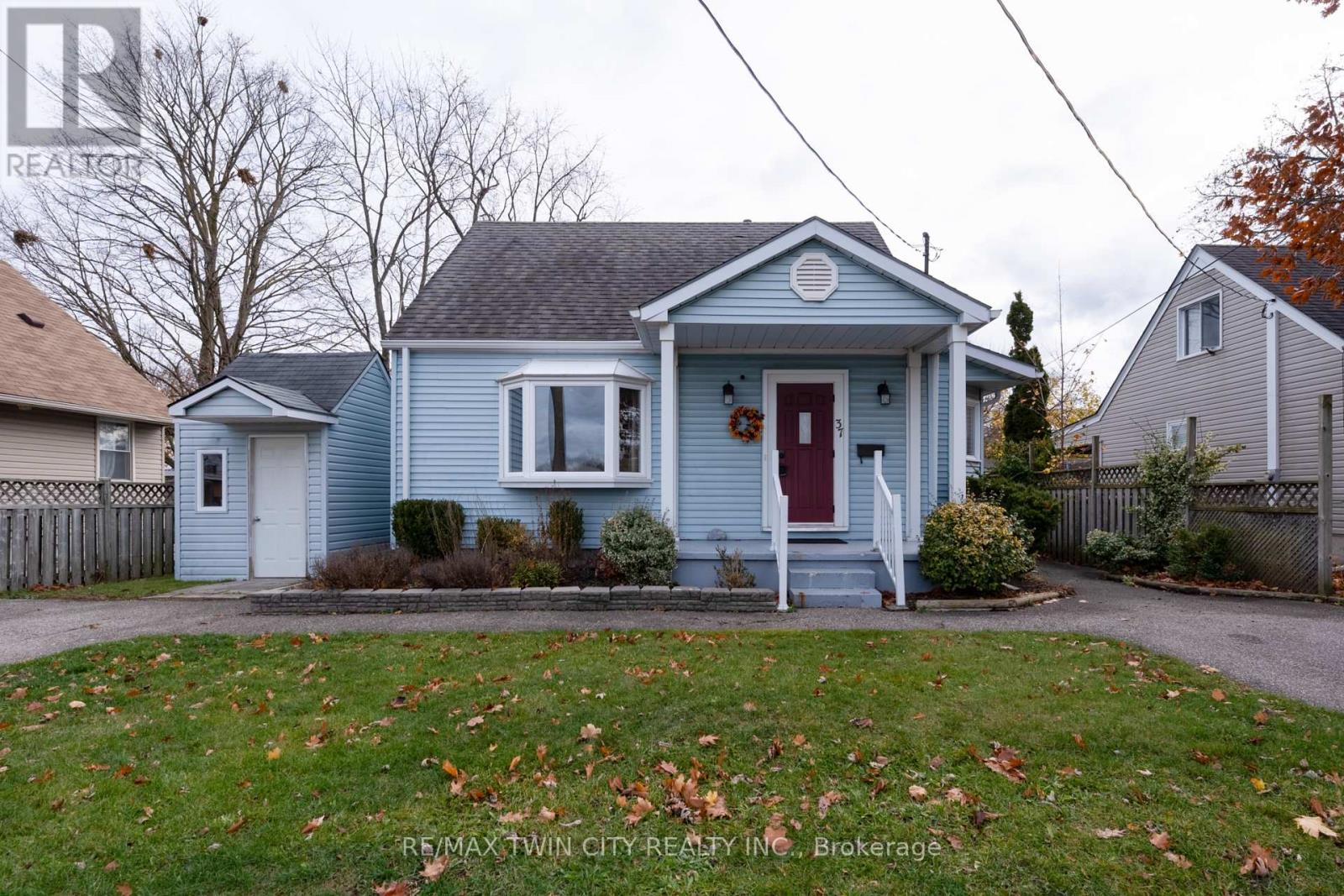 Detached at 37 FRANK STREET, Brantford
