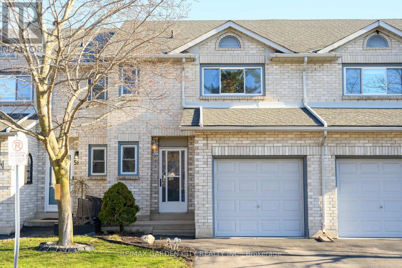 Townhouse at 59 - 2 ROYALWOOD COURT, Hamilton (Stoney Creek)