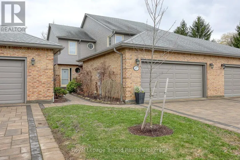Townhouse at 637 LANSDOWNE AVENUE, Woodstock