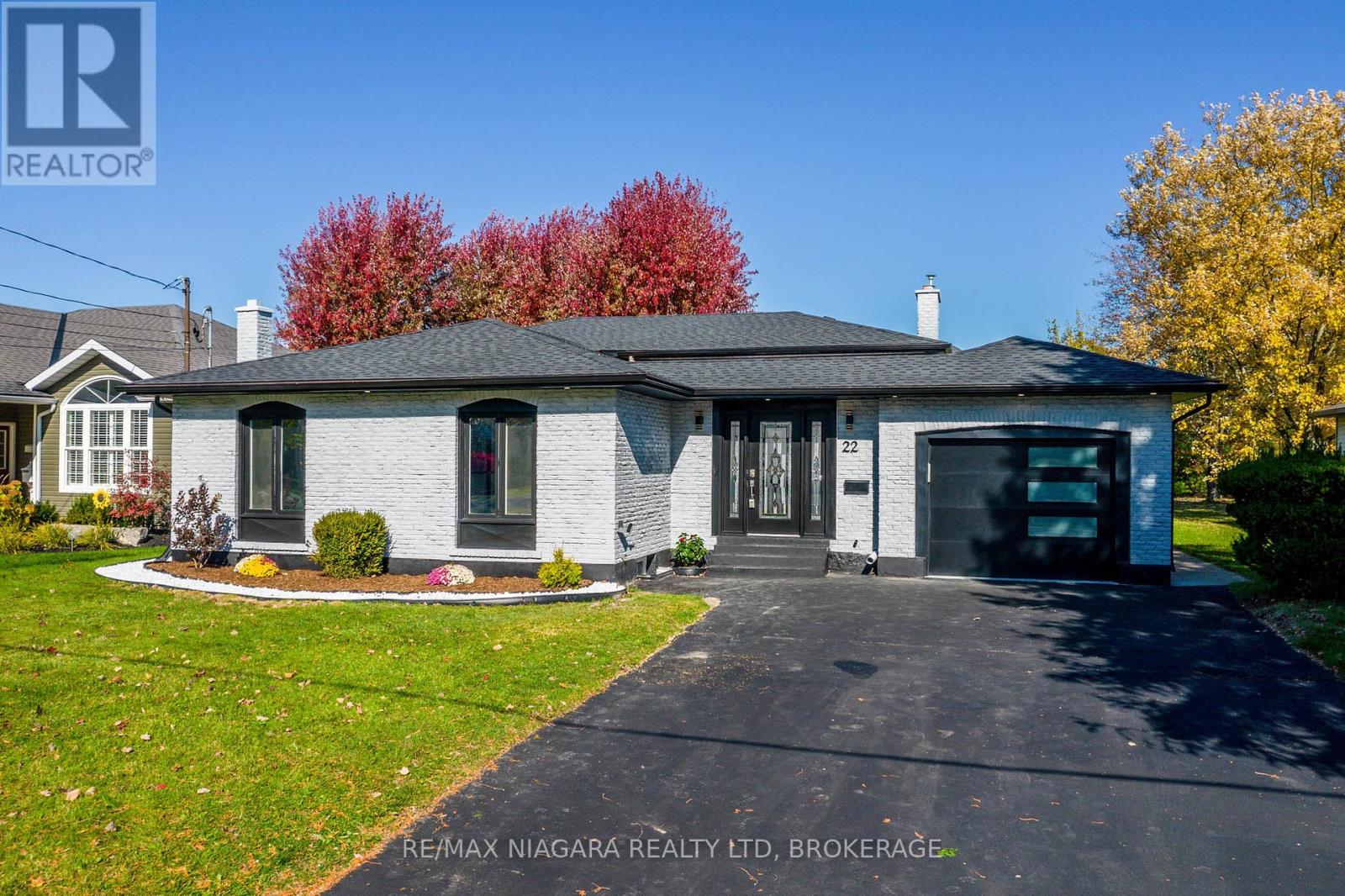 Detached at LOWER - 22 CHANTLER ROAD, Welland (West Welland)