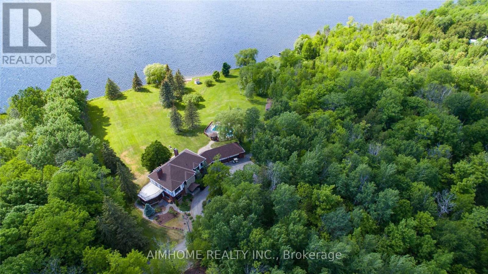 Detached at 1515 HAWKSWOOD DRIVE, Selwyn