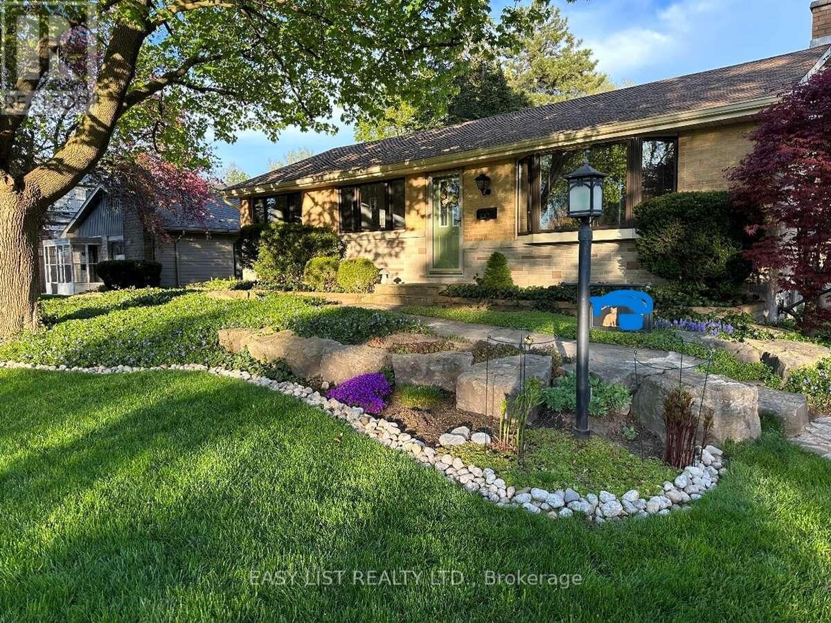 Detached at 92 DEAN AVENUE, Guelph (Dovercliffe Park/Old University)